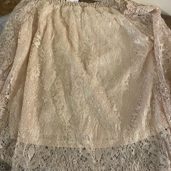 Sheilay Lace V-Neck Long Sleeves Casual Blouse - Picture 5 of 5